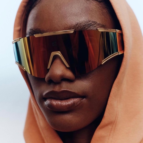 Excluded Balmain Sunglasses, New 395 - Picture 6 of 14